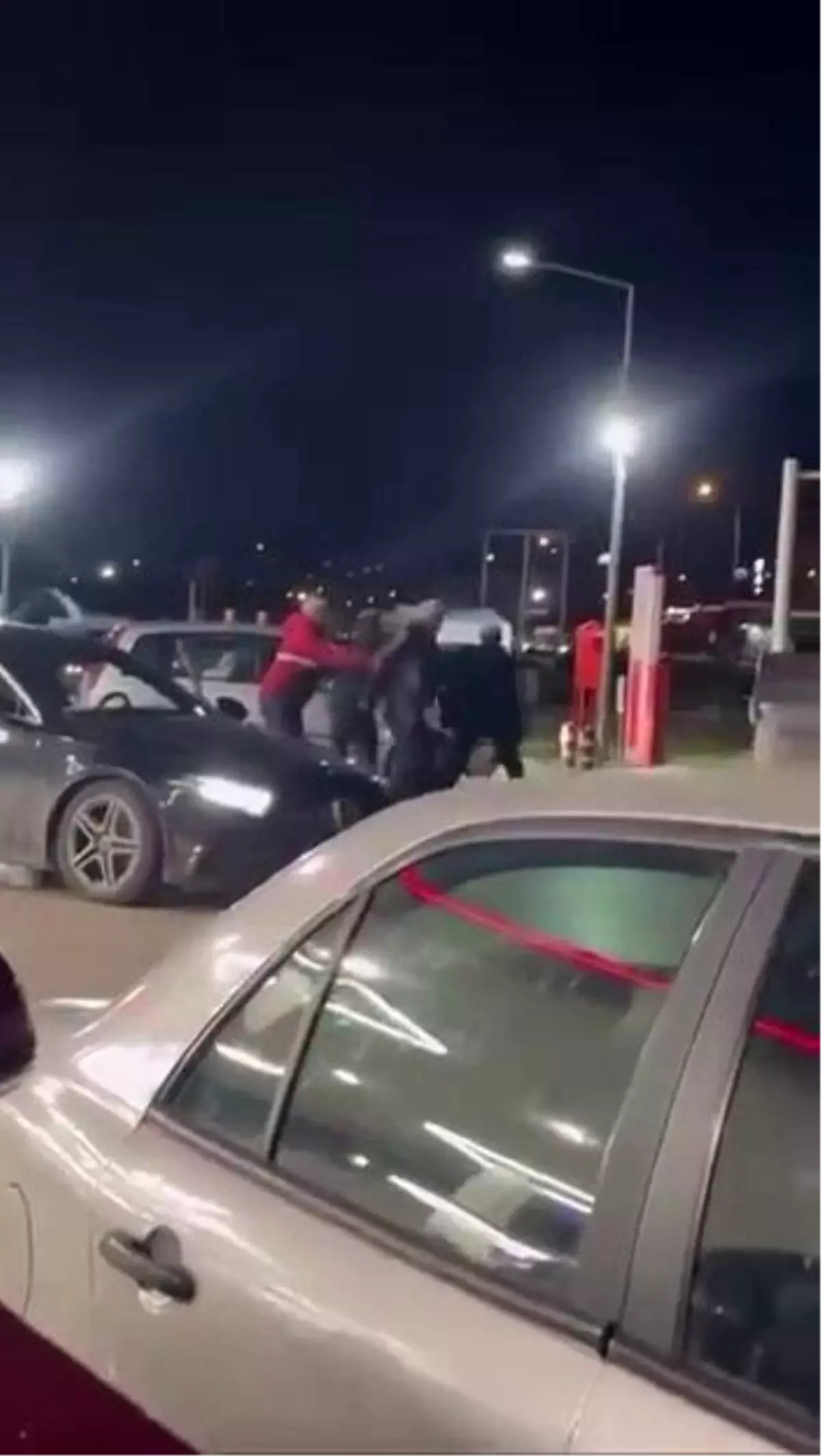 Bursa\'da Akaryakıt İstasyonunda Kavga