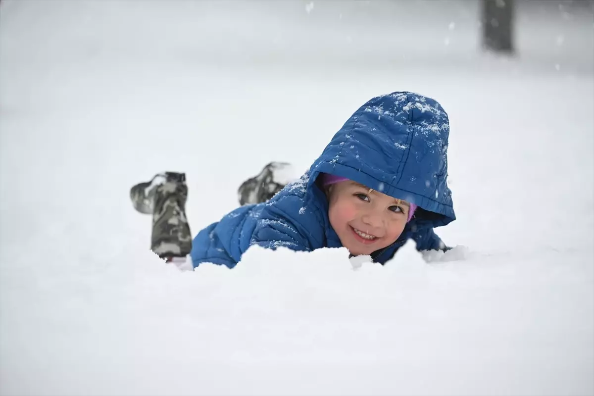 Demirci\'de Kış Keyfi: Kar Manzaraları