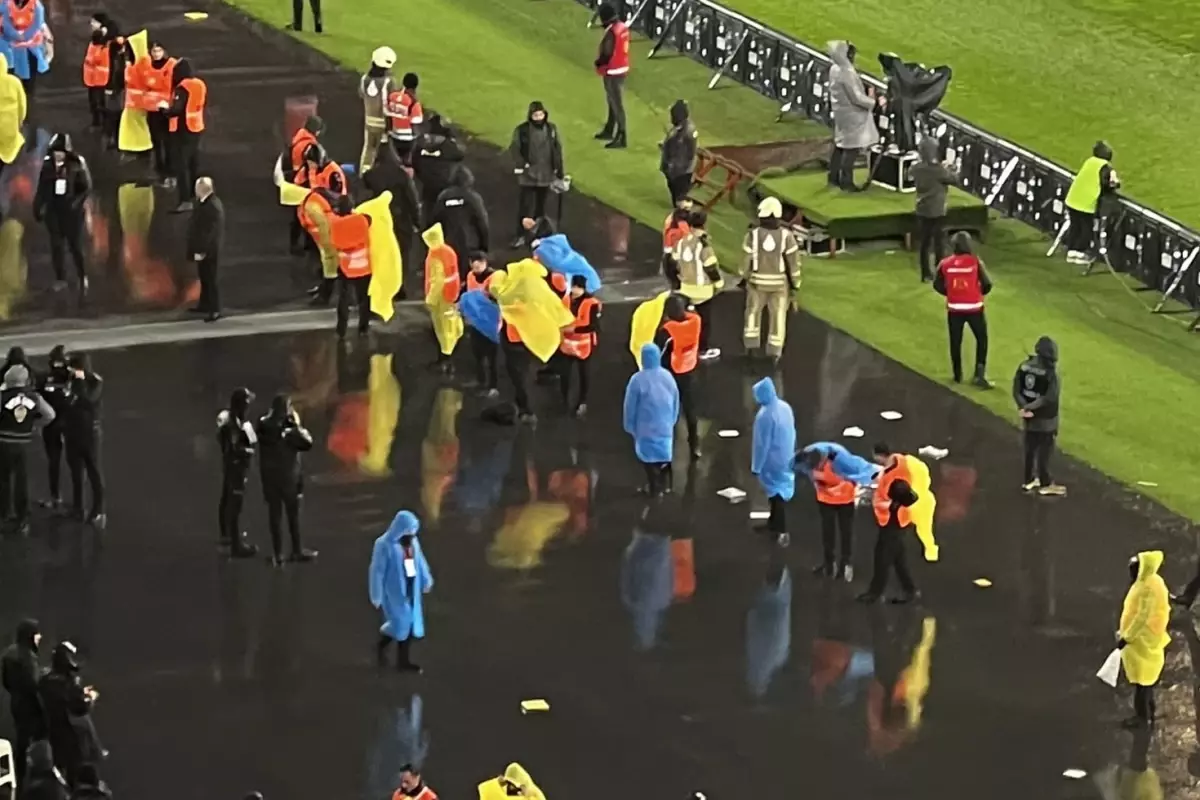 Fenerbahçe taraftarından güvenlik görevlilerine büyük jest