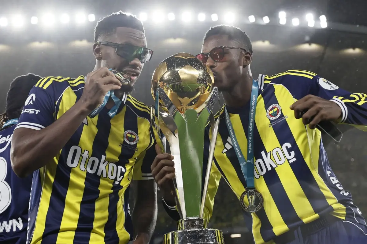 Süper Kupa\'yı kazanan Fenerbahçeli oyunculara dev prim