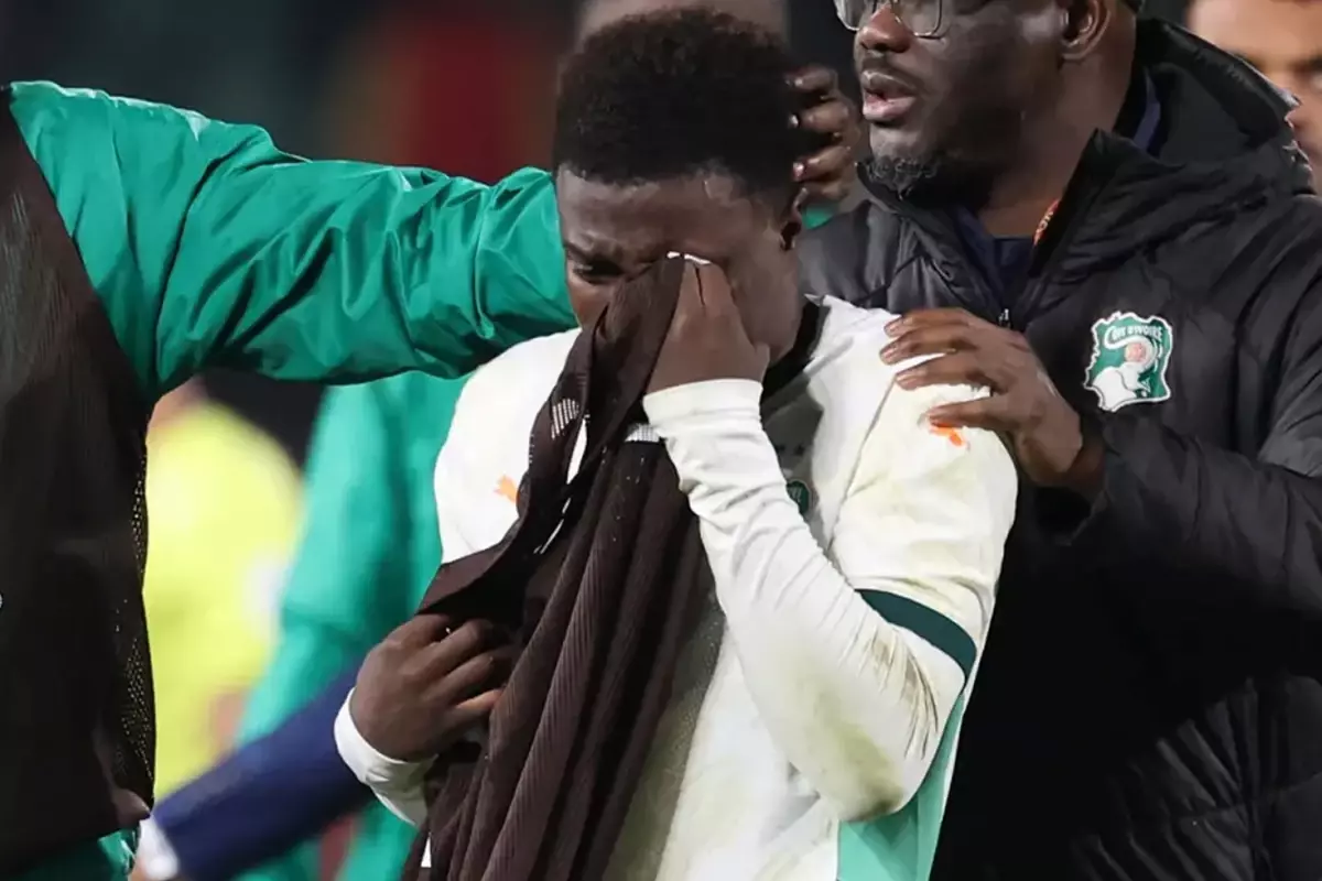 Fildişi Sahili Afrika Kupası\'na veda etti, Oulai maç sonunda gözyaşlarına boğuldu