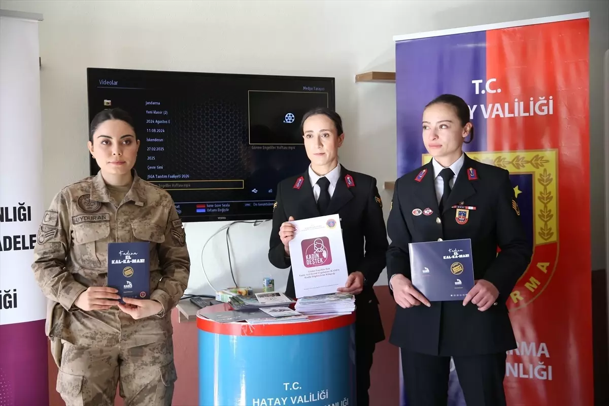 Jandarma\'dan Görme Engellilere KADES Tanıtımı