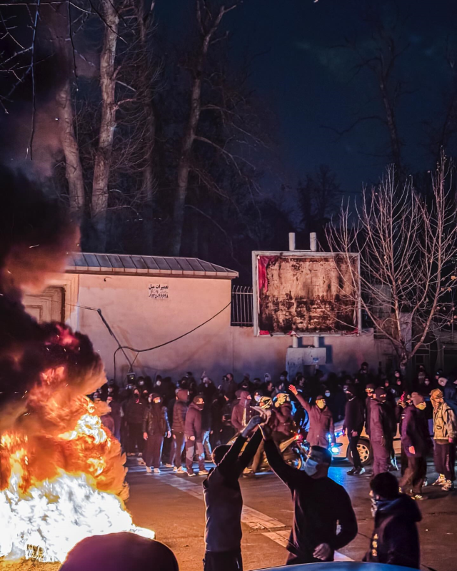 İran'dan protestolara destek veren ABD ve İsrail'e tehdit