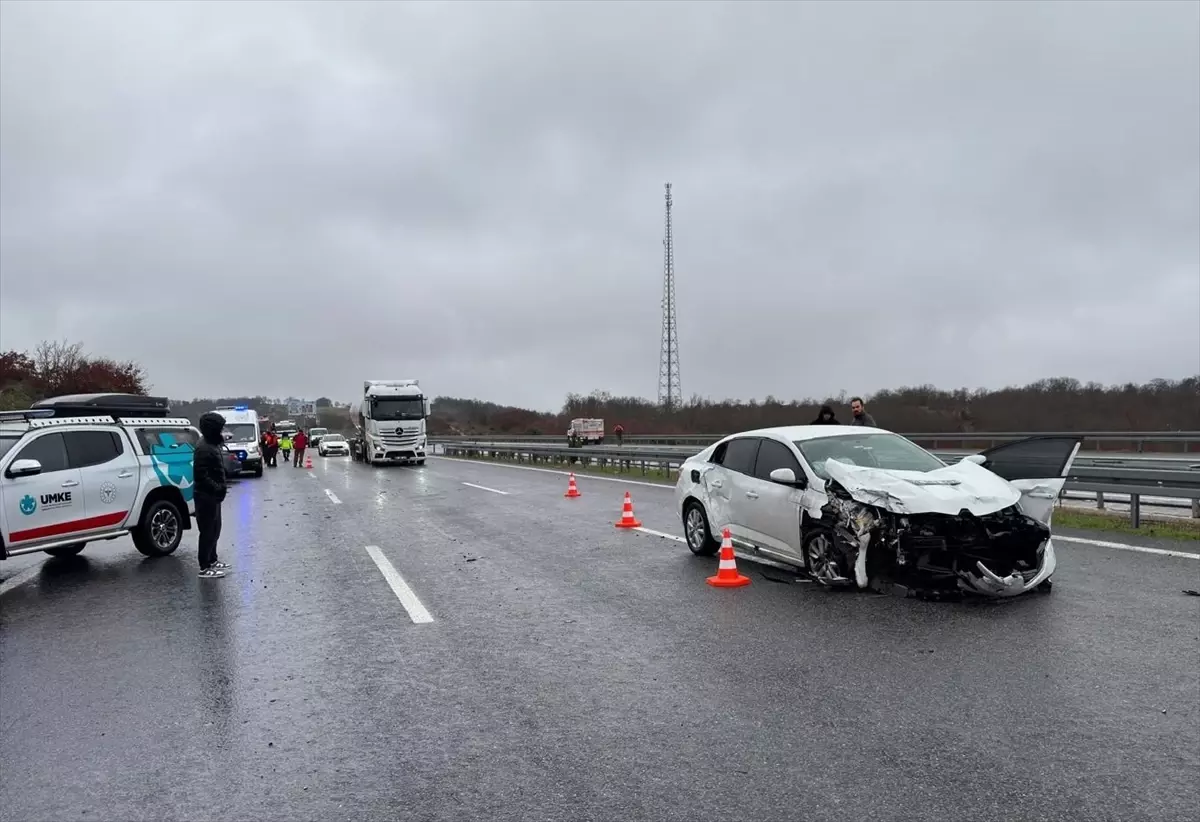 İstanbul-İzmir Otoyolu\'nda Zincirleme Kaza