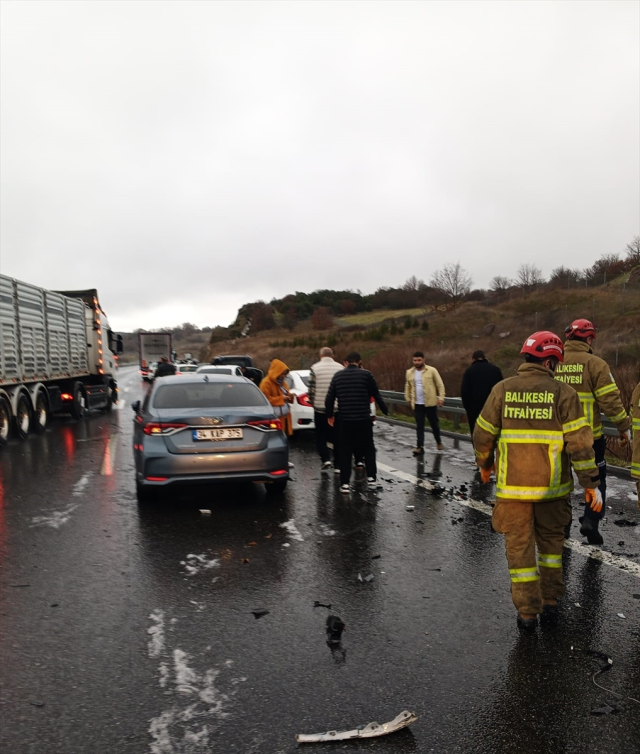 İstanbul-İzmir Otoyolu'nun Balıkesir kesiminde zincirleme trafik kazasında 1 kişi öldü