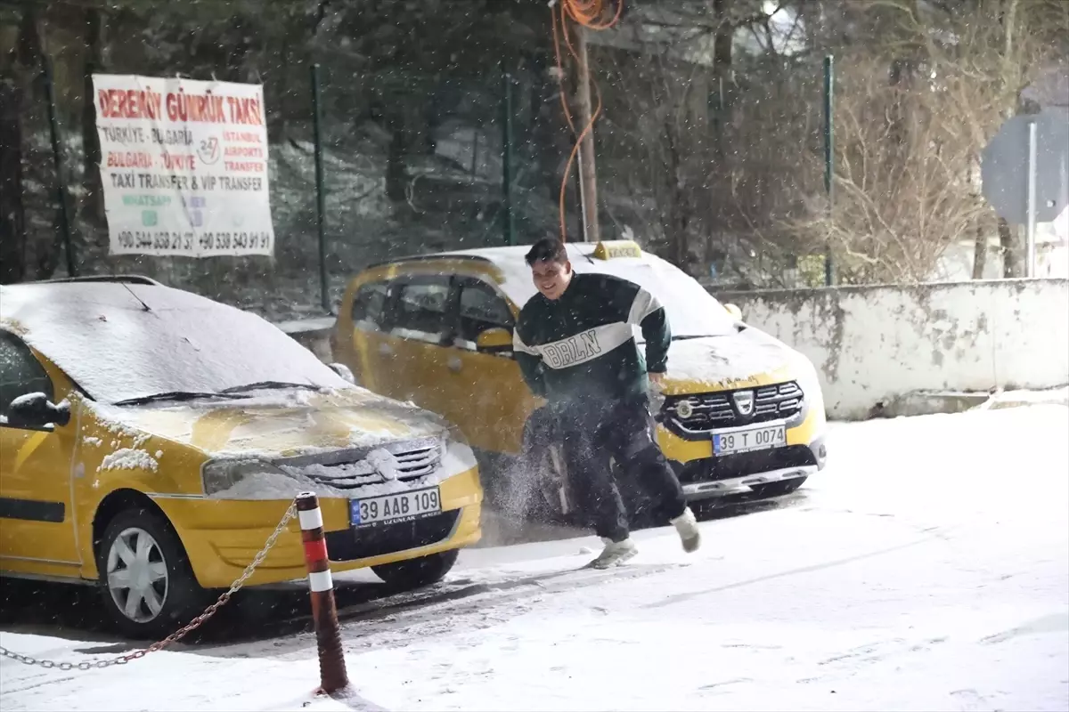 Kırklareli\'nde Kar Yağışı Başladı