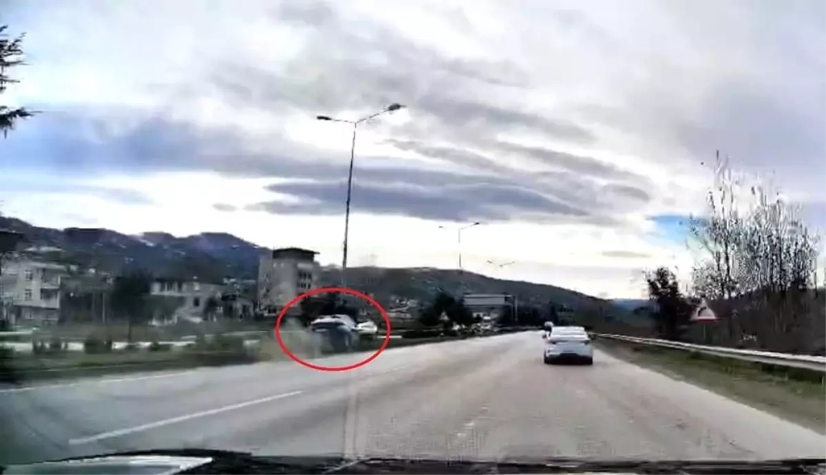 Samsun\'da Cenaze Dönüşü Kazası: 4 Yaralı