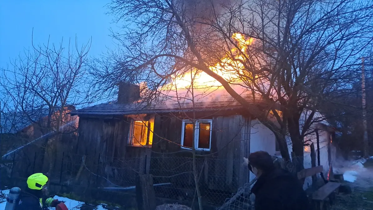 Bolu\'da Ahşap Ev Yangında Yandı