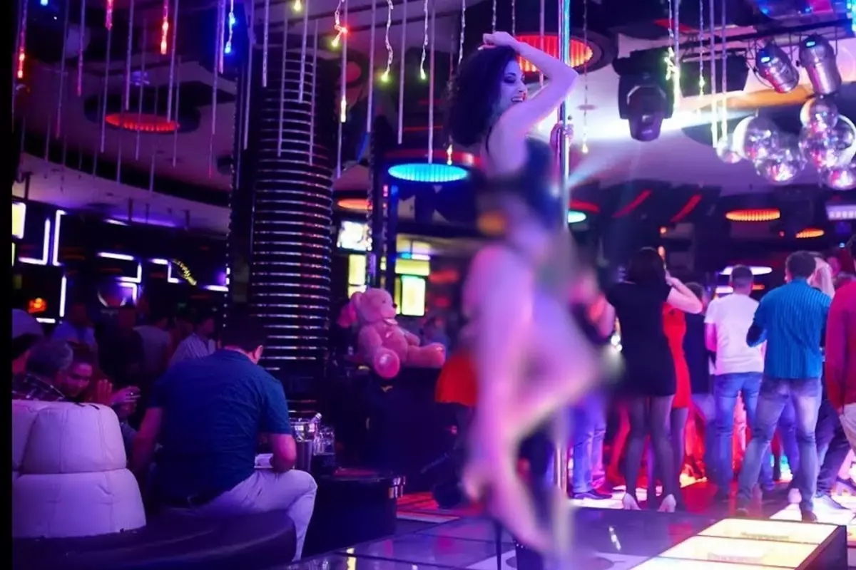 18 yaş altı kızlara skandal tuzak! "Ücretsiz eğlence" diye başlayıp fuhşa gidiyor