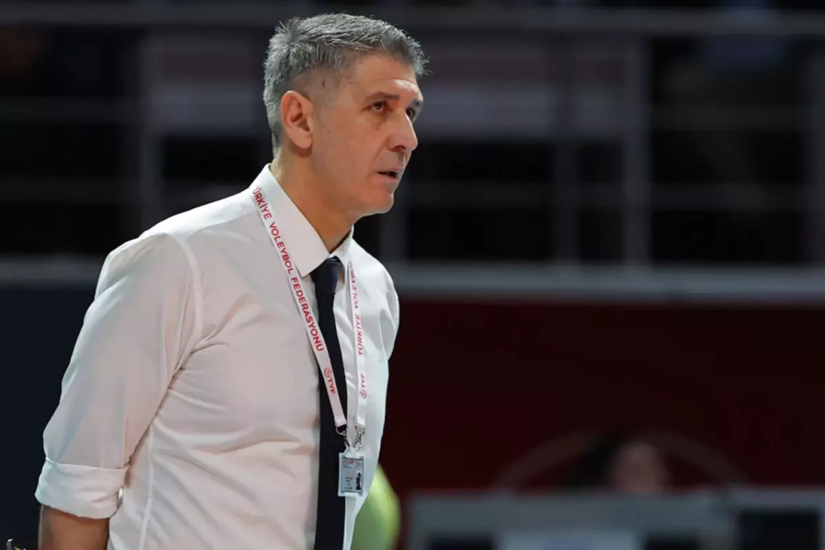 3-0\'lık yenilgi sonrası Fenerbahçe\'de ayrılık gerçekleşti