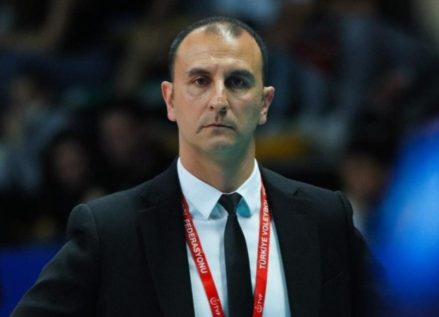 3-0'lık yenilgi sonrası Fenerbahçe'de ayrılık gerçekleşti 3-0'lık yenilgi sonrası Fenerbahçe'de ayrılık gerçekleşti