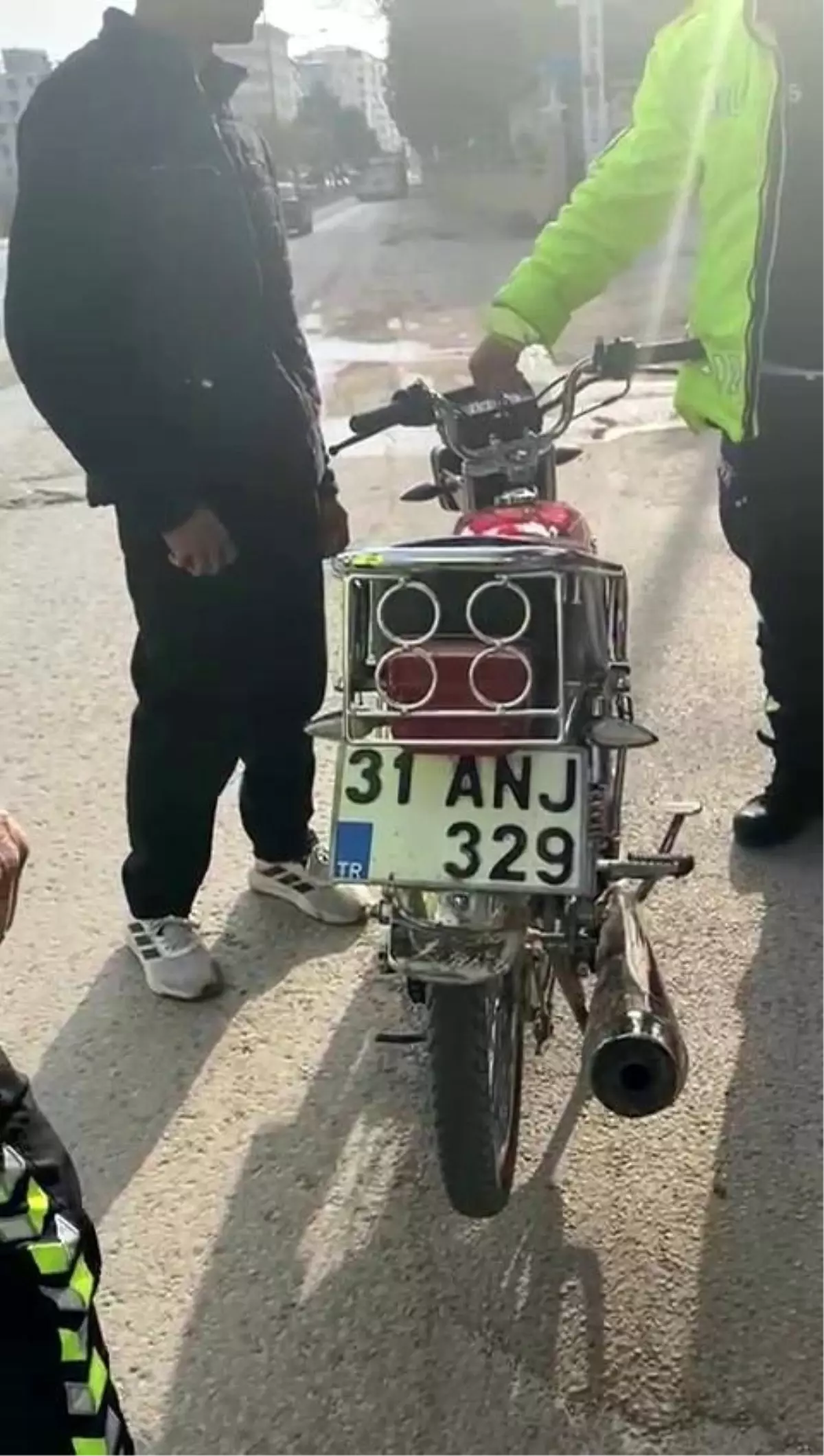 Hatay\'da Abartı Egzozlu Motosikletliye Ceza