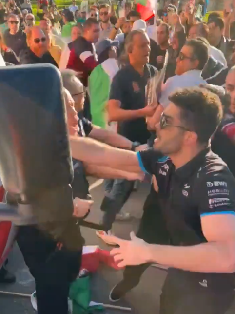 ABD'deki İran protestosuna kamyonla daldı! Çok sayıda yaralı var ABD'deki İran protestosuna kamyonla daldı! Çok sayıda yaralı var