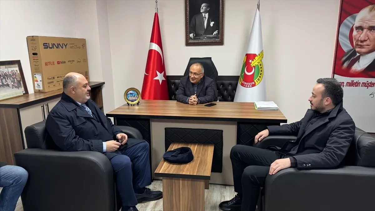 Yılmaz\'dan Gazetecilere Ziyaret