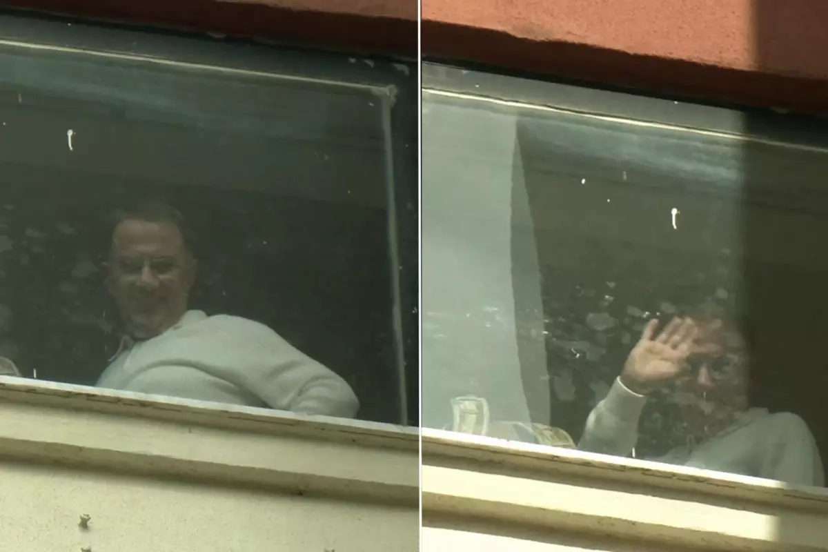 Ameliyat masasına yatacak olan Murat Çalık hastane camından el salladı