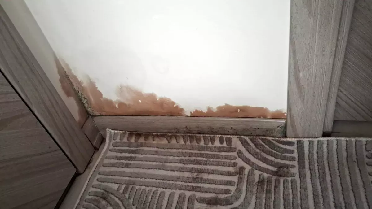 Bozdoğan\'da Yeni Dairelerde Su Sızıntısı Şikayeti