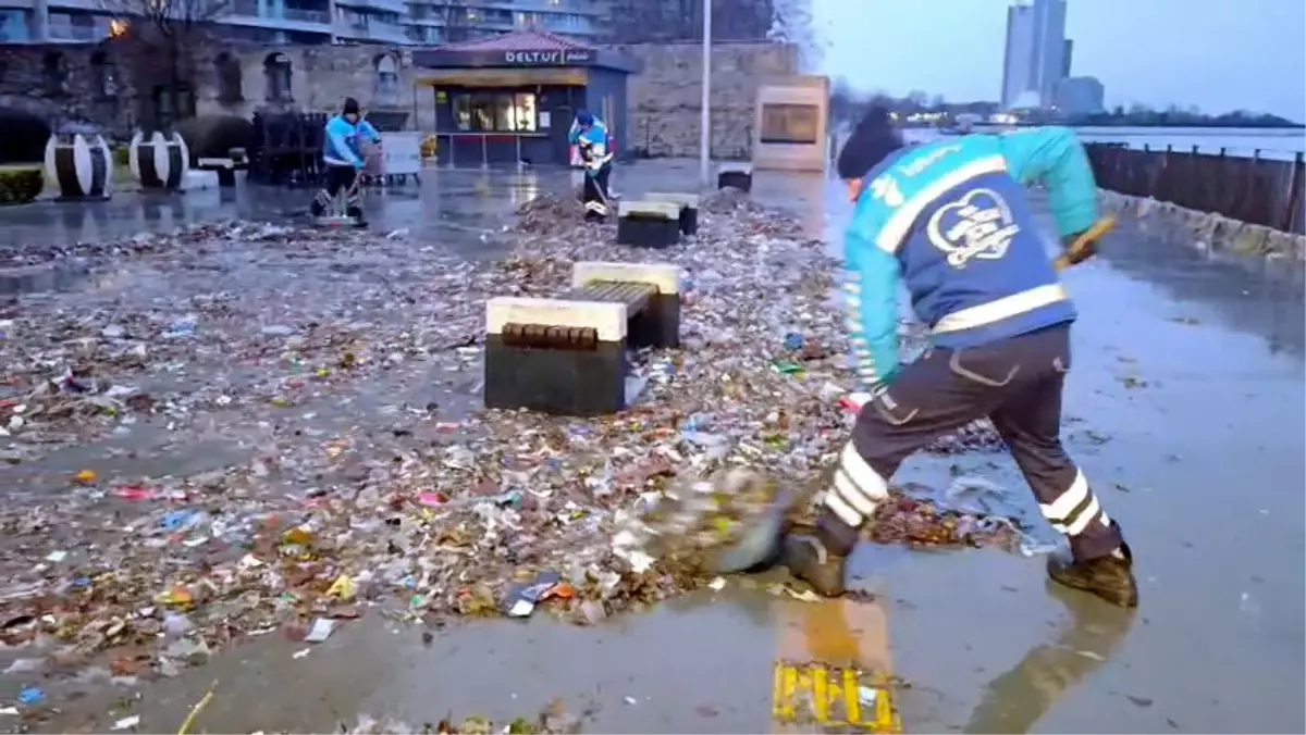 Bakırköy Sahili\'nde Temizlik
