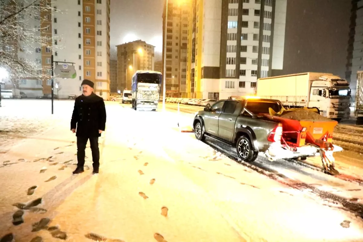 Başkan Palancıoğlu, karla mücadele için sahaya çıktı