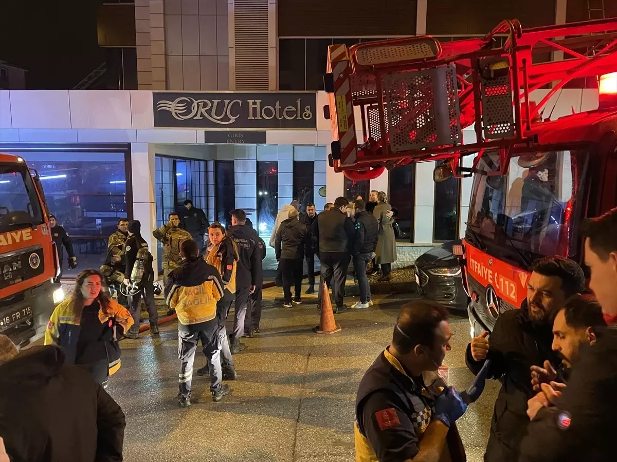 Bursa\'da Otelde Yangın, 8 Yaralı