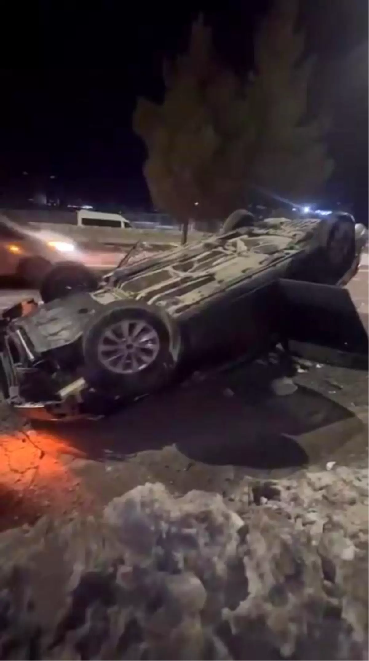 Diyarbakır\'da Takla Atan Araçta 1 Yaralı