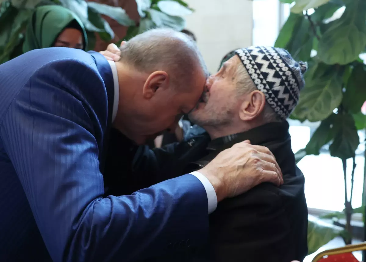 Cumhurbaşkanı Erdoğan, Düzce\'den Gelen Vatandaşlarla Buluştu