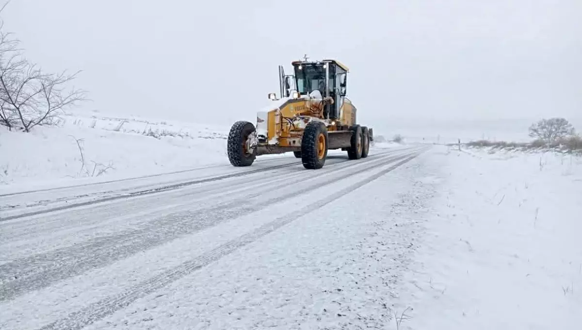 Edirne\'de Kar Yağışı Devam Ediyor