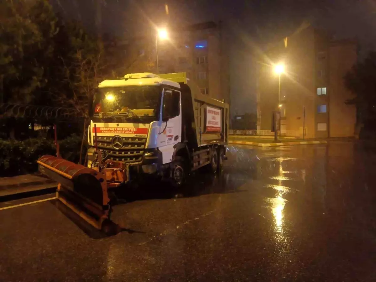 Esenyurt Belediyesi olumsuz hava şartlarına karşı 24 saat görev başında