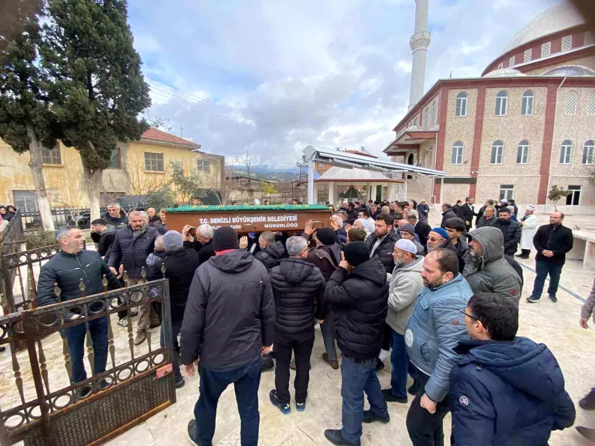 Gazeteci Karapınar 8 ay sonra bu kez baba acısı yaşadı