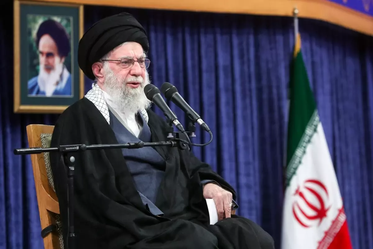 İran parasızlıktan sokaktayken, Hamaney\'in mal varlığı dudak uçuklatıyor