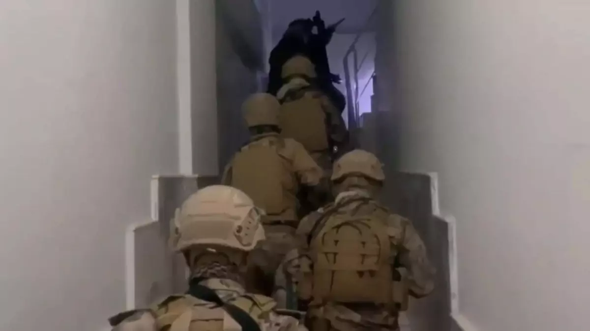 FETÖ Operasyonunda 10 Gözaltı