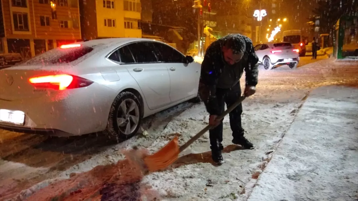 Kars\'ta Kar Yağışı Etkili Oldu