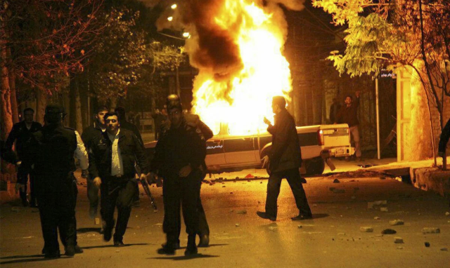 Komşu ülkede polis telefonlara bu mesajı göndermeye başladı