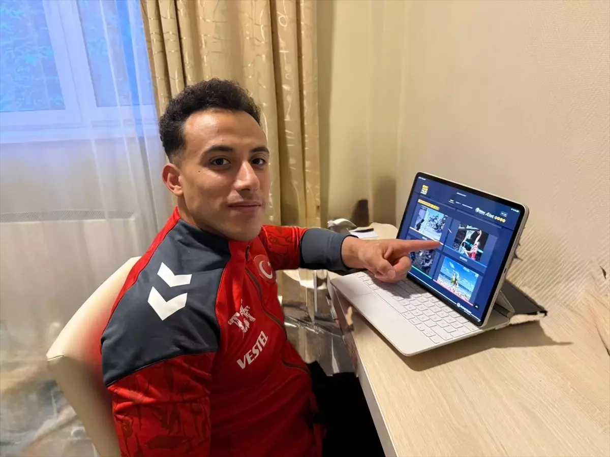 Adem Asil, Yılın Kareleri Oylamasına Katıldı