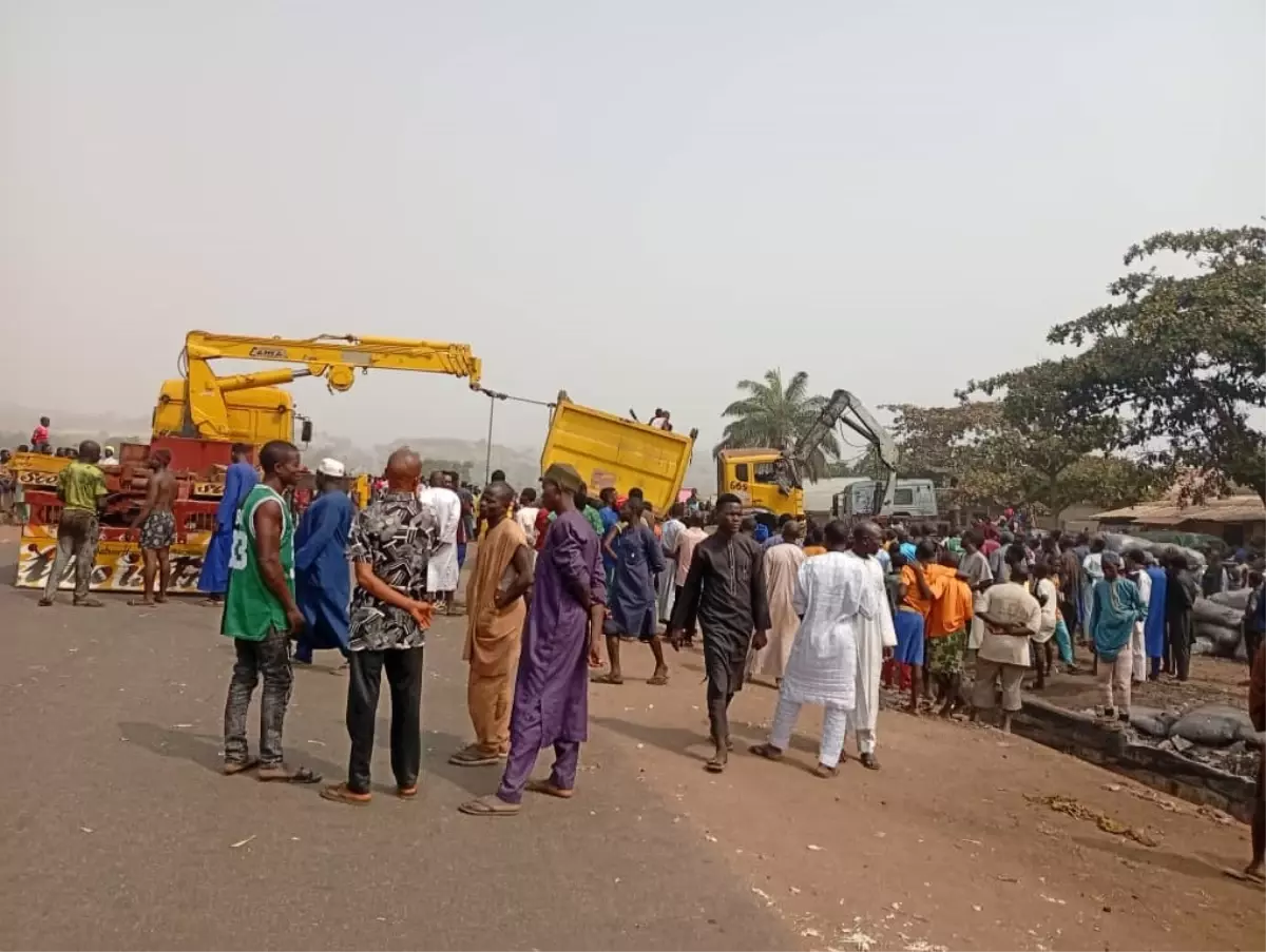 Nijerya\'da Kamyon Kazası: 12 Ölü