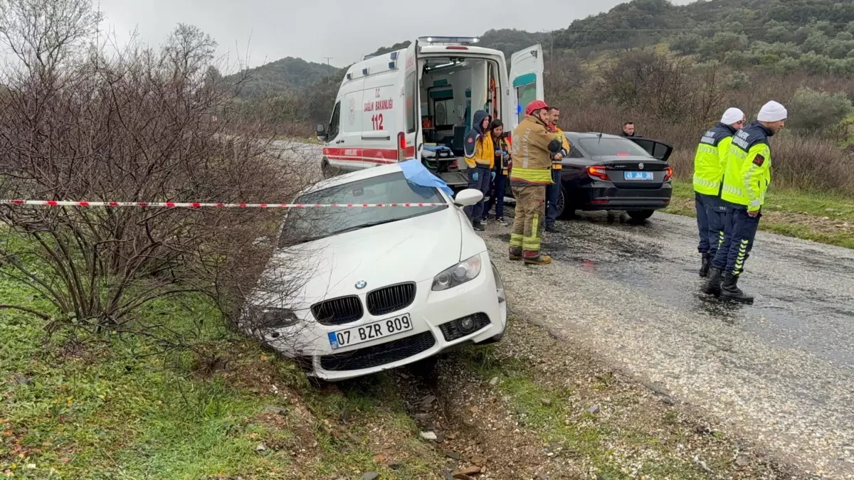 Otomobilinde, göğsünden tabancayla vurulmuş cesedi bulundu