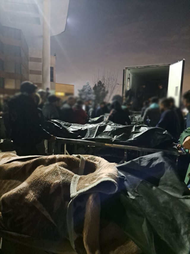 Rıza Pehlevi'den cesetlerin sokaklara dizildiği İran'ı daha da karıştıracak sözler