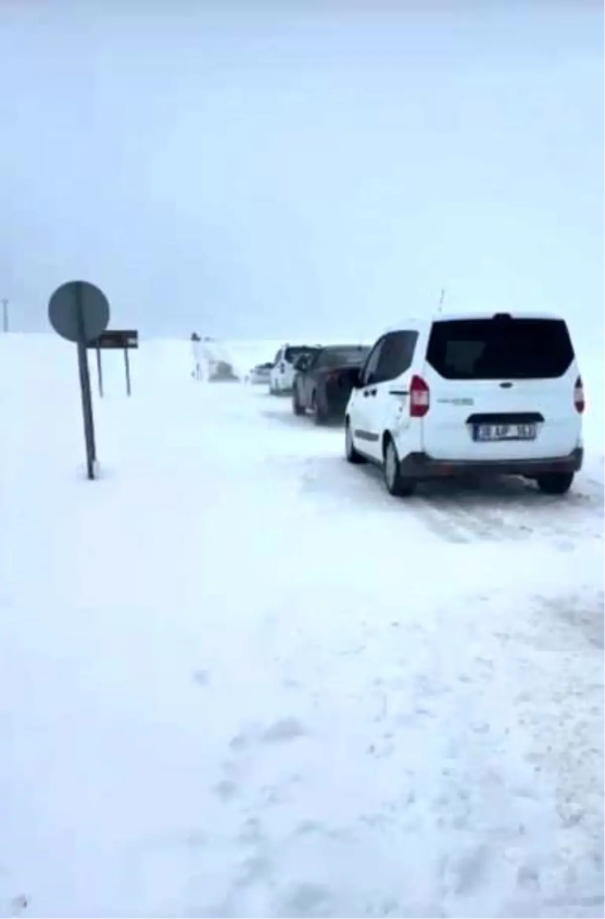 Sivas\'ta Kar Tipisi Ulaşımı Aksattı