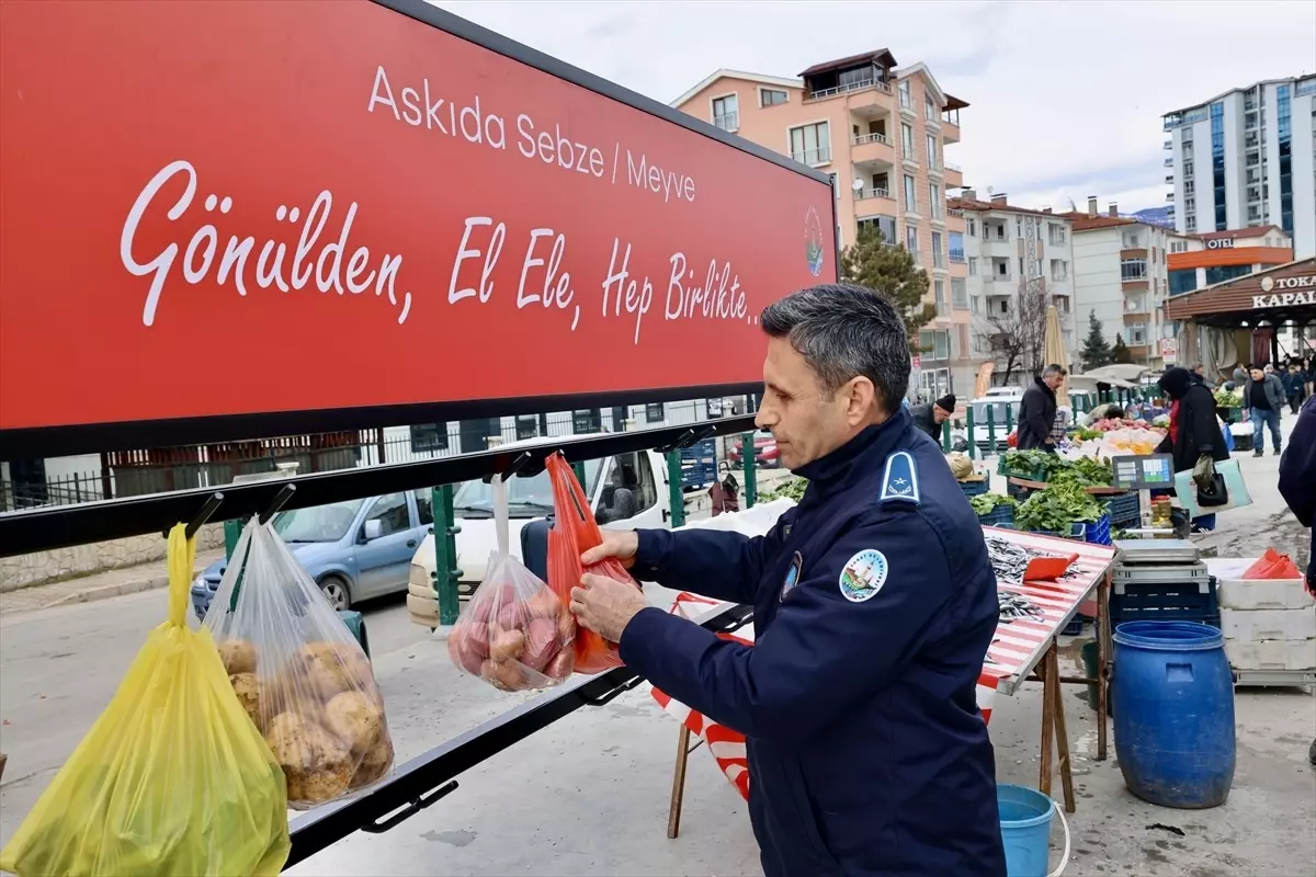 Tokat\'ta Askıda Sebze Meyve Uygulaması