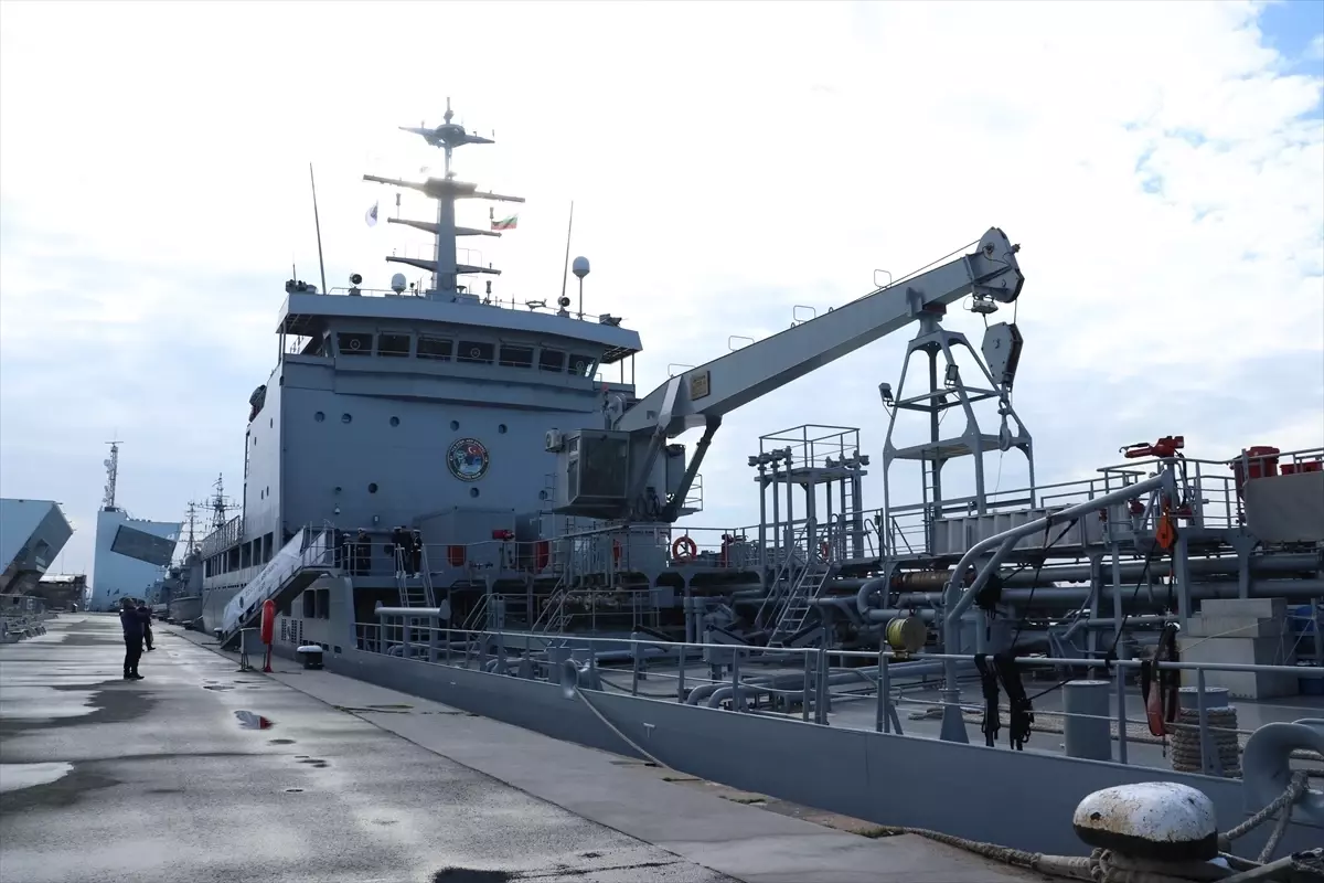 Türk Gemileri Burgaz\'da