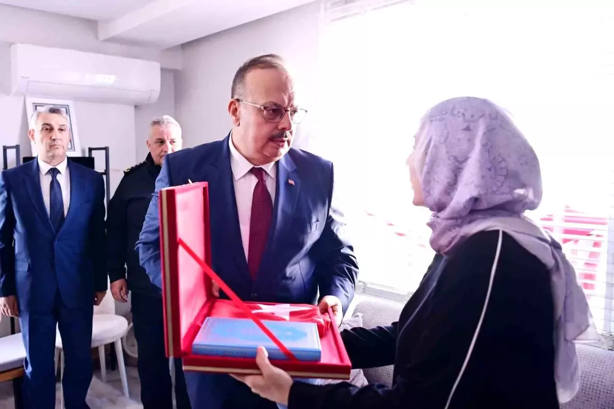 Şehit Polis Koçyiğit\'e Taziye Ziyareti