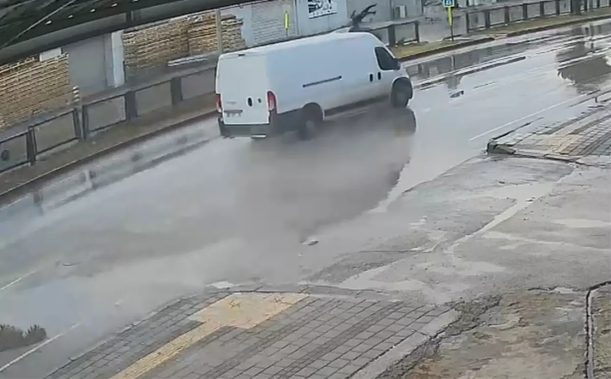 Adana\'da Yaya Geçidinde Kaza: 84 Yaşındaki Bekir Avcu Hayatını Kaybetti