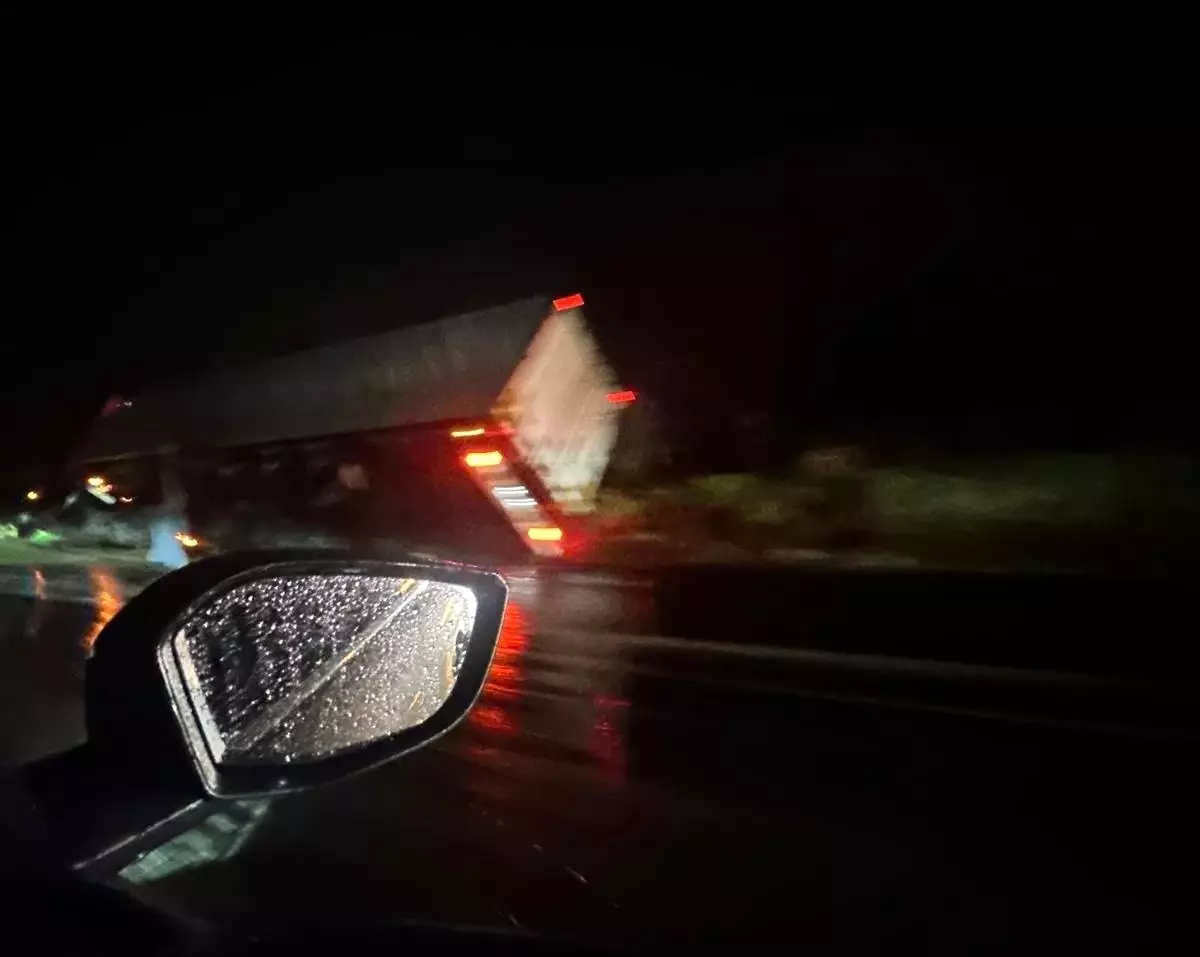 Denizli\'de Fırtına Elektrik Kesintisine Neden Oldu