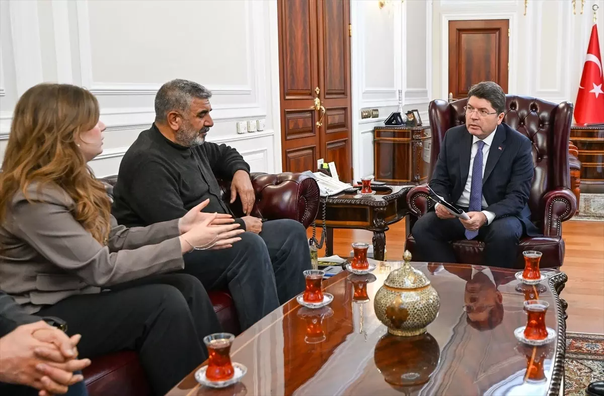 Adalet Bakanı Tunç, Rojin Kabaiş\'in ailesiyle görüştü! İlk açıklamalar geldi