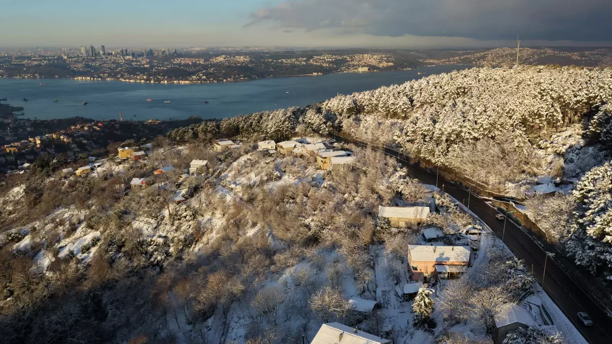 İstanbul\'un Yüksek Kesimleri Beyaza Büründü