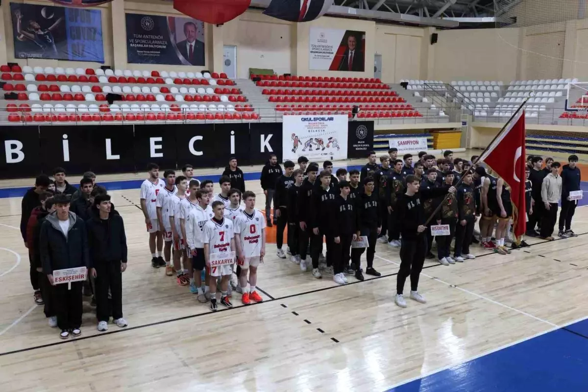Bozüyük\'te Gençler Basketbol Müsabakaları Başladı