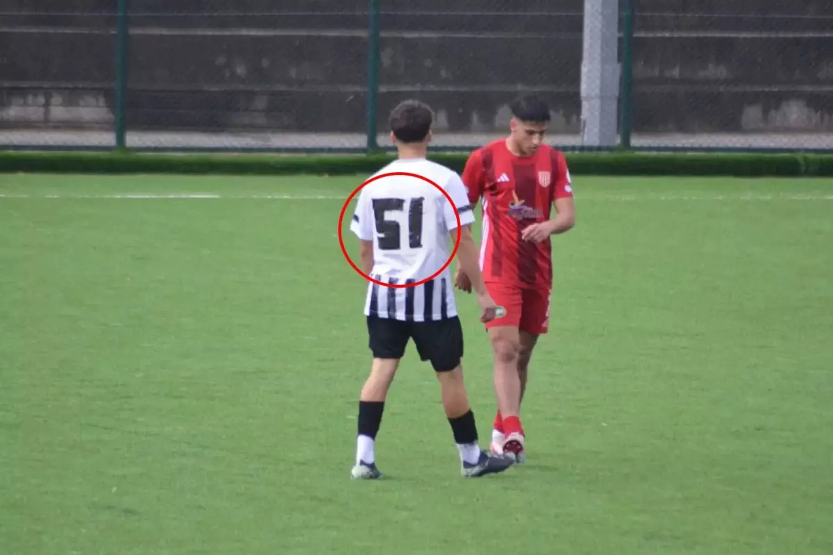 Bir kulübün çöküşü: İmkansızlıktan forma numaralarını bantla oluşturdular