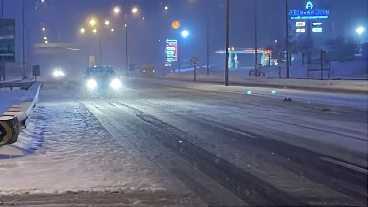 Bolu\'da Özel Öğrenciler Karda Kayak Yaptı