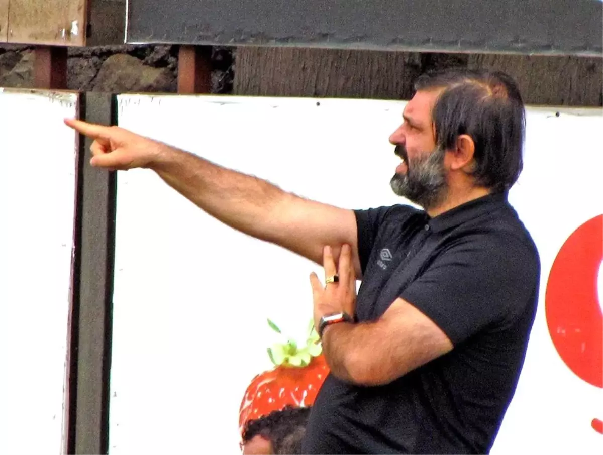 Çeşme Belediyespor Teknik Direktörü Gören: "Efsanelik zor zamanlarda başlar"