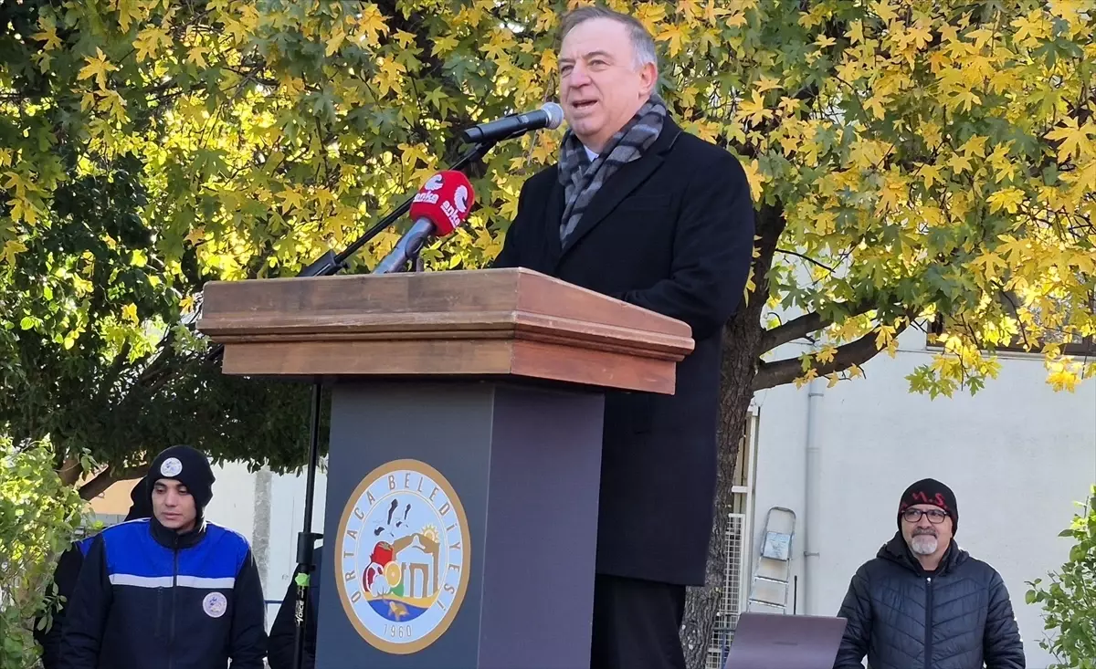 CHP Genel Başkan Yardımcısı Zeybek, Muğla\'da açılışlara katıldı