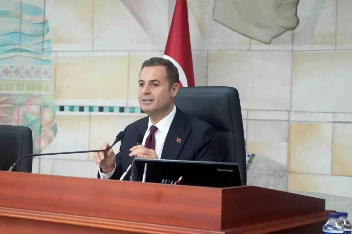 CHP\'li Akın\'dan "AK Parti\'ye geçiyor" iddialarına cevap